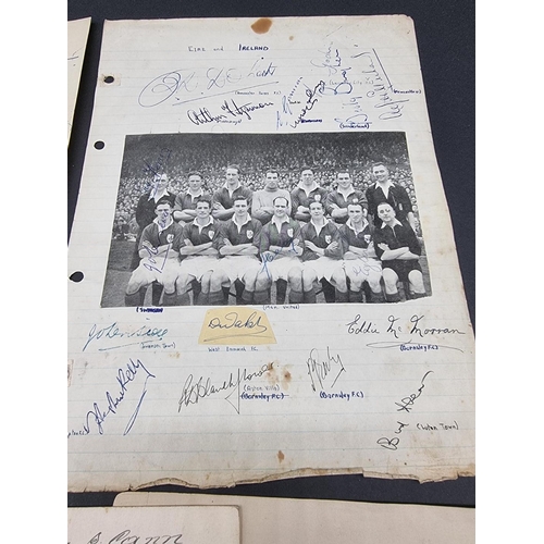 227 - AUTOGRAPHS: SPORT: a collection of autographs including Irish International footballers, 1940s/... 