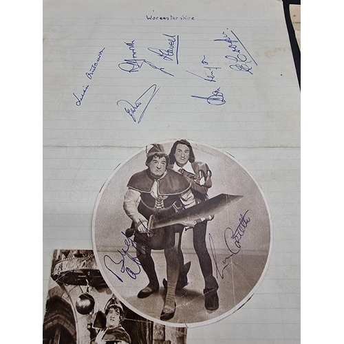 227 - AUTOGRAPHS: SPORT: a collection of autographs including Irish International footballers, 1940s/... 