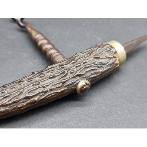 1634 - An early 1900 stag antler direct pull corkscrew with spike. 