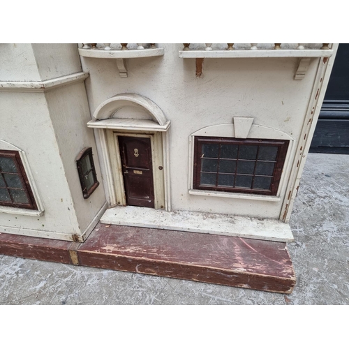 1681 - A large Edwardian G&J Lines dolls house, 92cm high x 80cm wide.