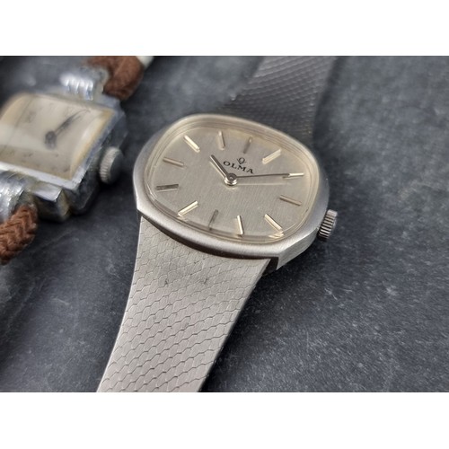 394 - A WWII era Pierce stainless steel manual wind wristwatch, 32mm, Ref. 31179, together with a small gr... 