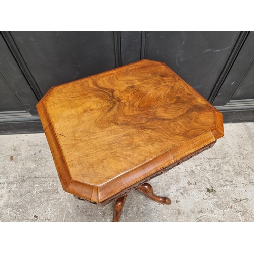 1025 - A Victorian walnut trumpet work table, 44.5cm wide.