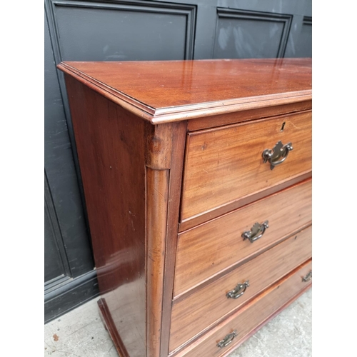 1031 - A 19th century mahogany chest of drawers, 111.5cm wide.