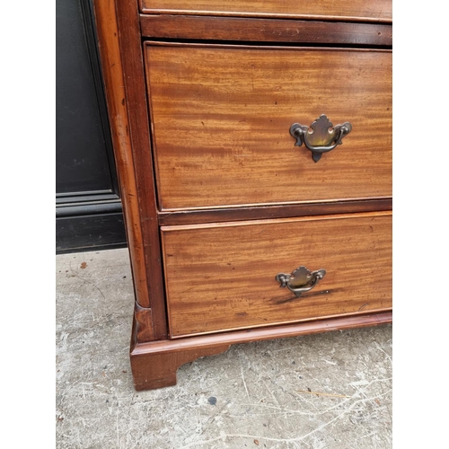 1031 - A 19th century mahogany chest of drawers, 111.5cm wide.