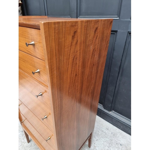 1086 - A mid-century walnut chest of drawers, by John Herbert for Younger & Co, 60.5cm wide.... 