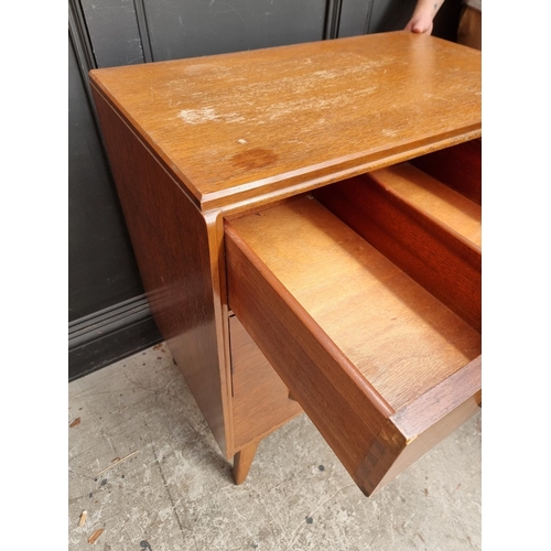 1087 - A mid-century G Plan oak chest of drawers, 76.5cm wide.