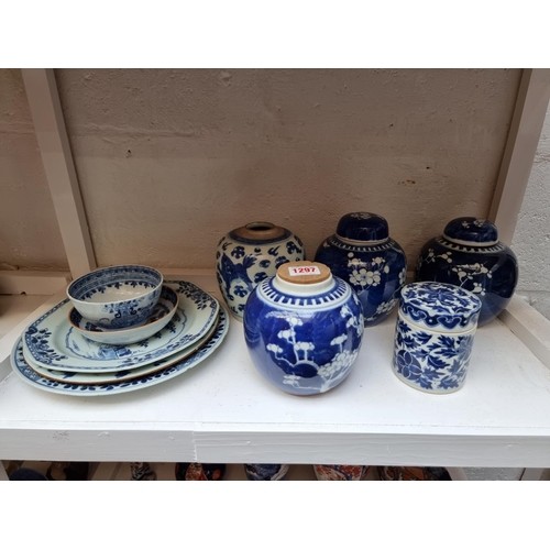 1297 - A collection of 18th century and later Chinese blue and white porcelain, (some damage). (10)... 