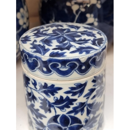 1297 - A collection of 18th century and later Chinese blue and white porcelain, (some damage). (10)... 