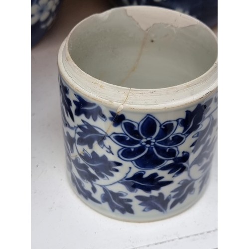 1297 - A collection of 18th century and later Chinese blue and white porcelain, (some damage). (10)... 