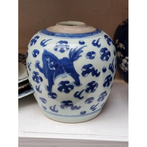 1297 - A collection of 18th century and later Chinese blue and white porcelain, (some damage). (10)... 