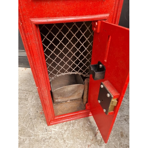 1376 - A vintage GR post box, 85cm high x 38cm wide x 38.5cm deep.