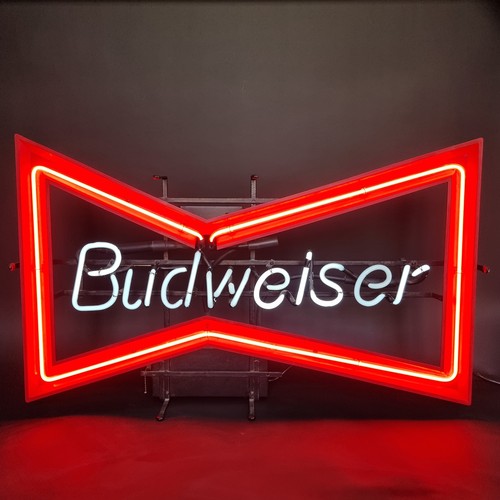 1634 - A vintage neon 'Budweiser' sign, 46.5cm high x 75.5cm wide.