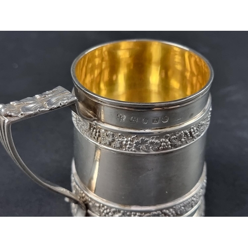 10 - A George III silver mug, by Rebecca Emes & Edward Barnard I, London 1814, 7cm high, 158g.... 