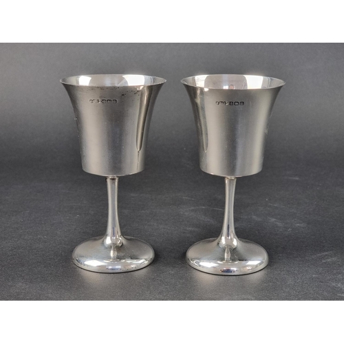 12 - A pair of silver goblets, by Joseph Gloster Ltd, Birmingham 1969, 11.5cm high, 173g.... 