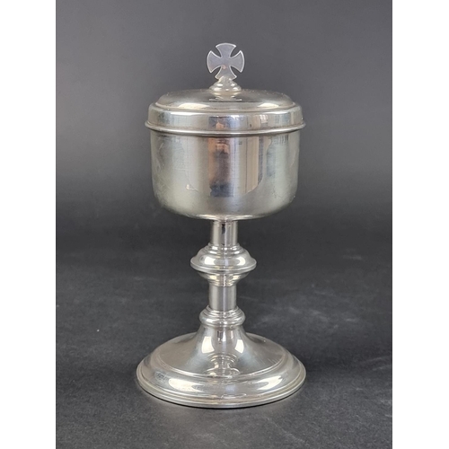 15 - A silver and parcel gilt chalice and cover, by A R Mowbray & Co Ltd, London 1959, 16cm high, 149... 