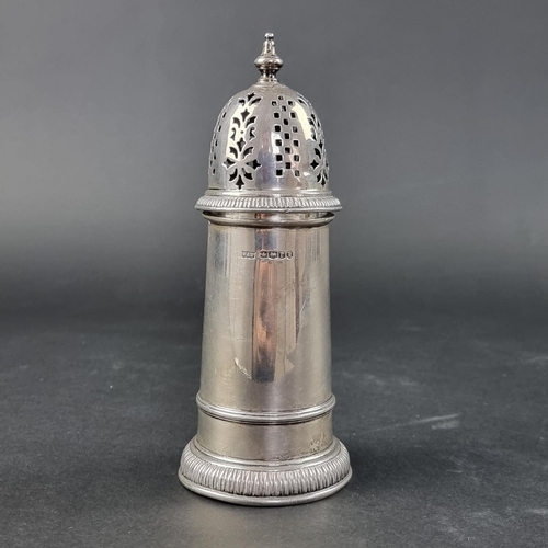 16 - A silver sugar caster, by Mappin & Webb Ltd, Sheffield 1934, 17cm high, 179g.