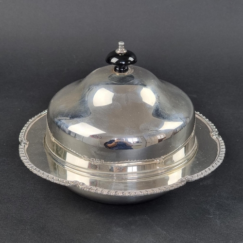 20 - A silver muffin dish, by C S Harris & Sons Ltd, London 1924, 19cm diameter, gross weight 613g.... 