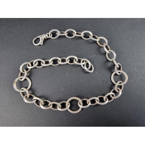 307 - A modern silver necklace, 44cm long, 52.7g.