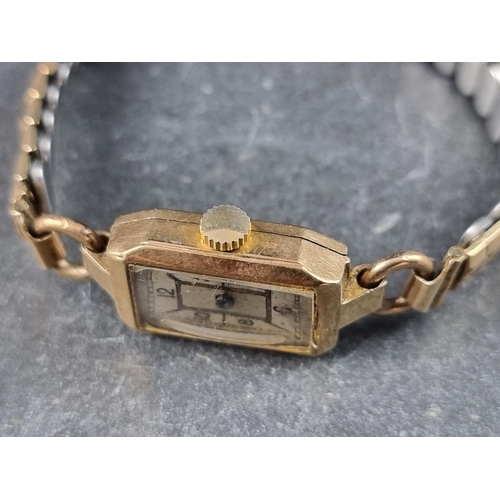 393 - An Art Deco 9ct gold manual wind ladies wristwatch, London 1937, having Swiss manual wind movement, ... 