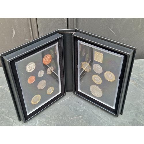 466 - Coins: a Royal Mint 2018 UK proof coin set, with CoA, cased.