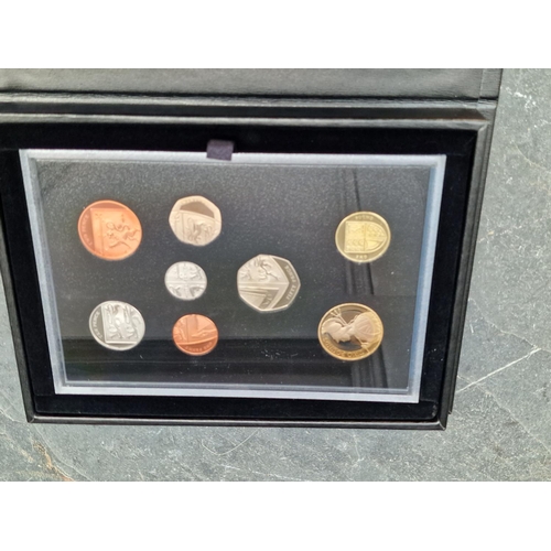 469 - Coins: a Royal Mint 2016 UK proof coin set, with CoA, cased.