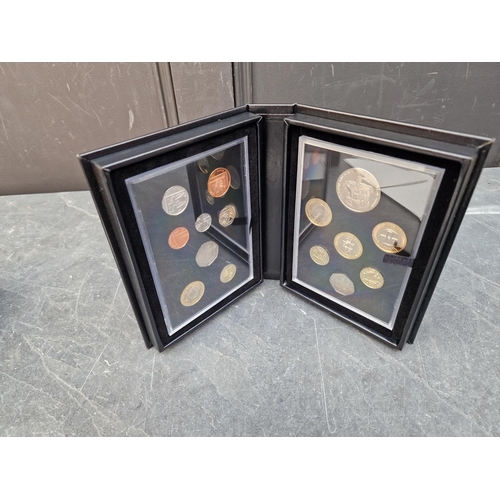 471 - Coins: a Royal Mint 2013 UK proof coin set, with CoA, cased.