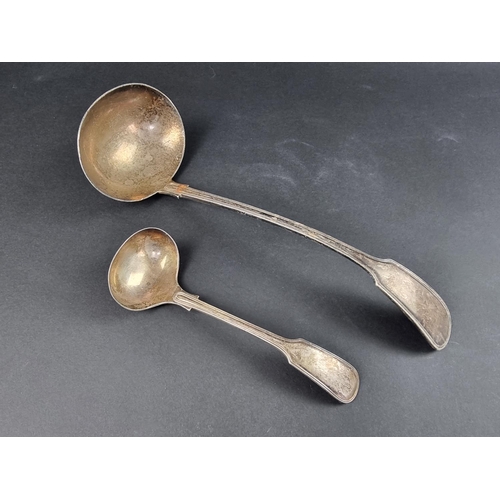 61 - A Victorian silver fiddle and thread soup ladle and matching sauce ladle, by William Hutton &am... 