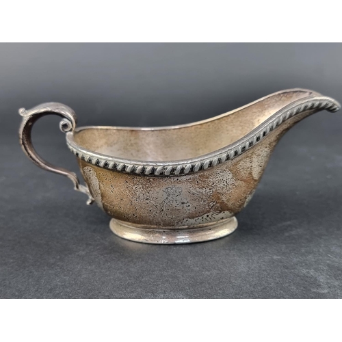 7 - A silver sauce boat, by Elkington & Co Ltd, Birmingham 1911, 6.5cm high, 282g.... 