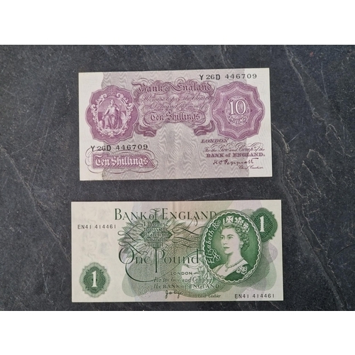 482 - Banknotes: a small quantity of UK banknotes, to include: an uncirculated J Q Hollam Bank of England ... 