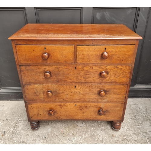 1053 - An early Victorian mahogany chest of drawers, 99.5cm wide.