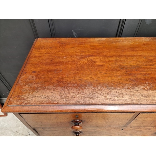 1053 - An early Victorian mahogany chest of drawers, 99.5cm wide.