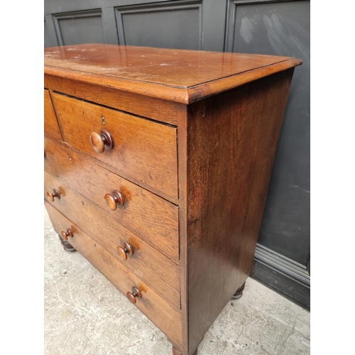 1053 - An early Victorian mahogany chest of drawers, 99.5cm wide.