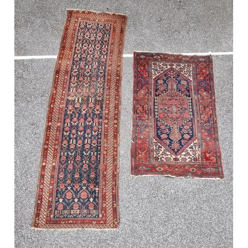 1115 - Two Persian rugs, largest, 208 x 126cm.