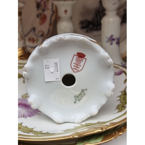 1264 - A mixed group of porcelain, to include a Royal Doulton 'Chichester Cross' plate. (15)... 