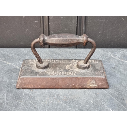 1289 - A Victorian cast iron billiard table iron, by 'Burroughes & Watts, London', 25.5cm wide.... 