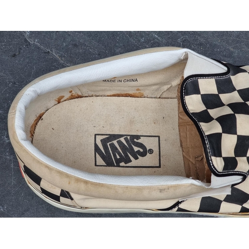 1291 - Advertising: a novelty oversized Vans shop's display shoe, size 66, 54cm long.