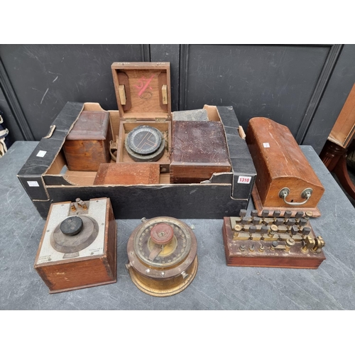 1310 - A collection of vintage scientific instruments and related, most boxed. 