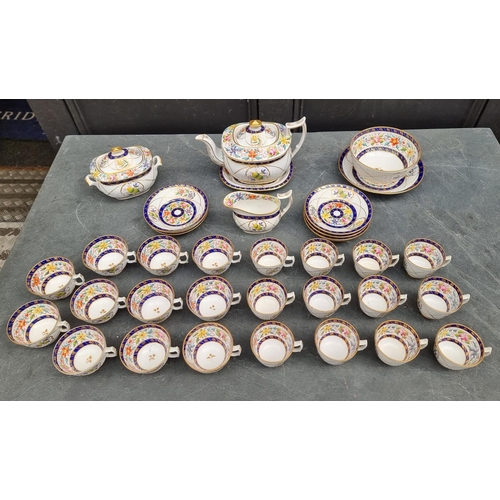 1365 - An impressive early 19th century Newhall porcelain tea service, pattern 1944.  ... 