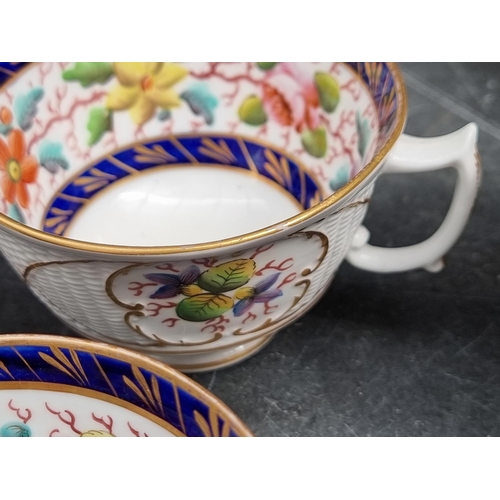 1365 - An impressive early 19th century Newhall porcelain tea service, pattern 1944.  ... 