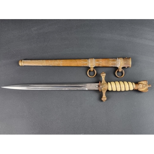 500 - A German Third Reich M1938 2nd model naval dagger and scabbard, with unsigned 25cm blade.... 