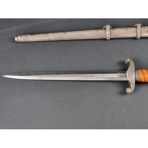 501 - A German Third Reich army officer's dagger and sheath, by Karl Eichhorn Solingen, with 26cm blade, o... 