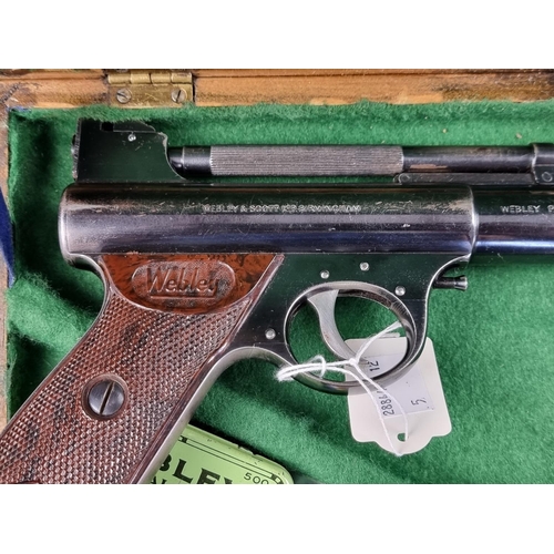 582 - A Webley Mk1 .177 cal air pistol, Serial No.567, boxed.