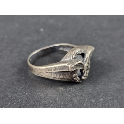 591 - A German Luftwaffe Pilot Observer's ring, stamped '925'.