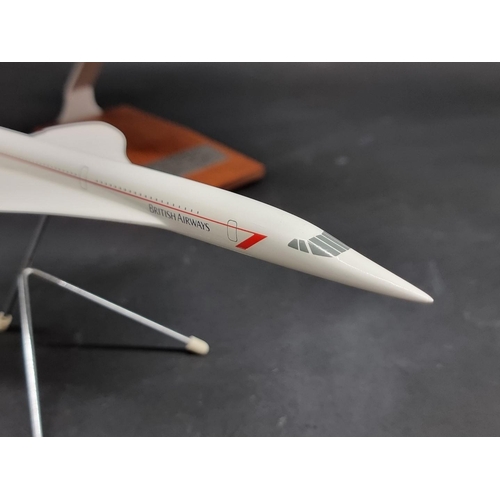 123 - Concorde: a large display model by Space Models LTD, 60cm long x  20cm high x 26.5cm wide; together ... 