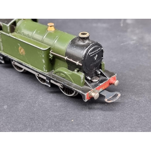 175 - Hornby: a circa 1930's 'GWR' clockwork locomotive, with winding key.