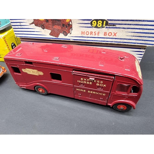 18 - Dinky: five vintage boxed vehicles, to include 981 Horse Box and 979 Racehorse Transport, all w... 