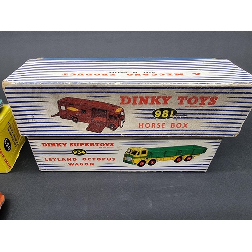 18 - Dinky: five vintage boxed vehicles, to include 981 Horse Box and 979 Racehorse Transport, all w... 