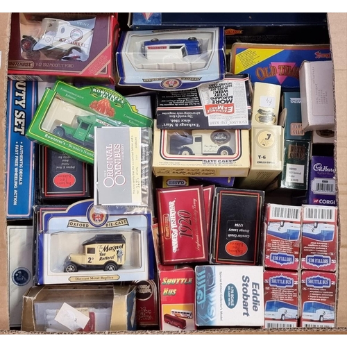 202 - Diecast: a large quantity of boxed diecast vehicles, with examples by Lledo, Matchbox, Corgi, Oxford... 