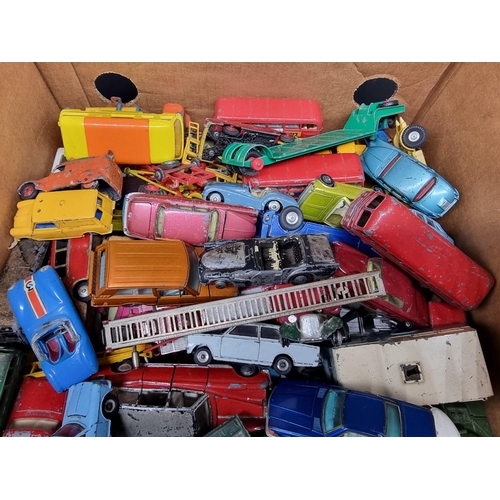 211 - Diecast: a large collection of mainly vintage diecast vehicles, with examples by Matchbox, Corgi, Di... 