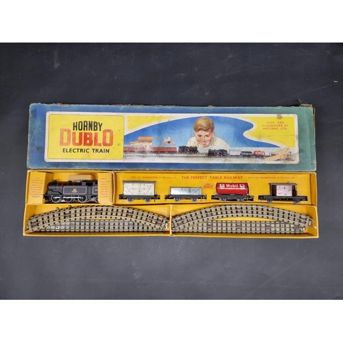 231 - Hornby: a vintage EDG17 Tank Goods Train set (long box); together with a collection of coaches,... 